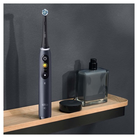 Oral-B iO 8 Şarjlı Diş Fırçası - Siyah - Thumbnail